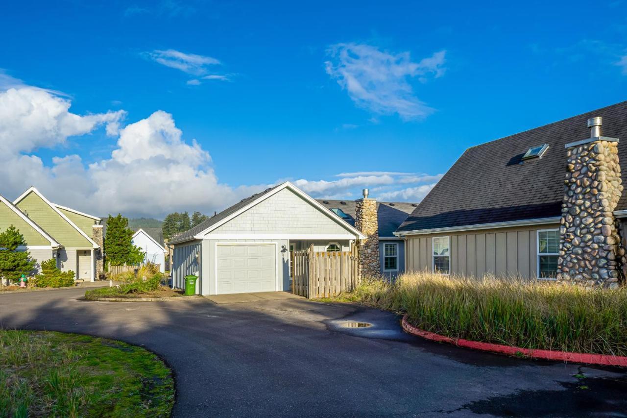 The Surfbird Villa Pacific City Exterior photo